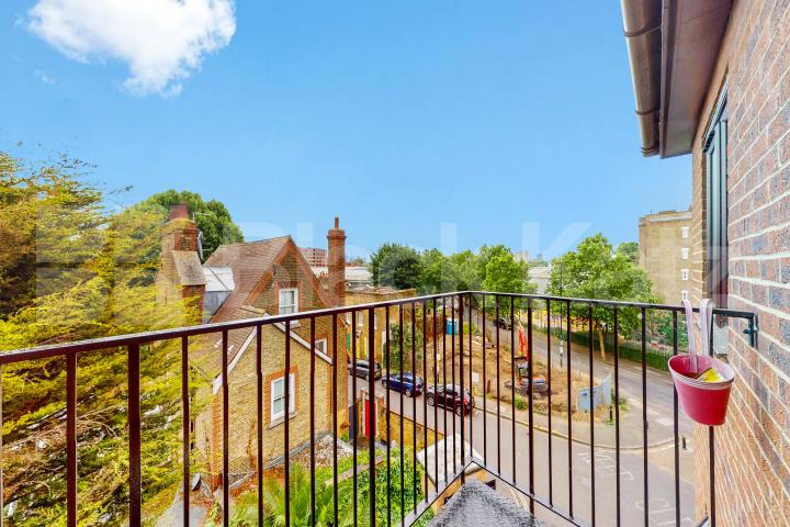Top floor private development with charming balcony, communal gardens & parking Towergate , Pages Walk 